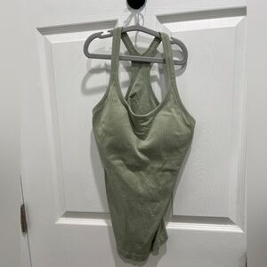 Lululemon 6 Ebb to street in green